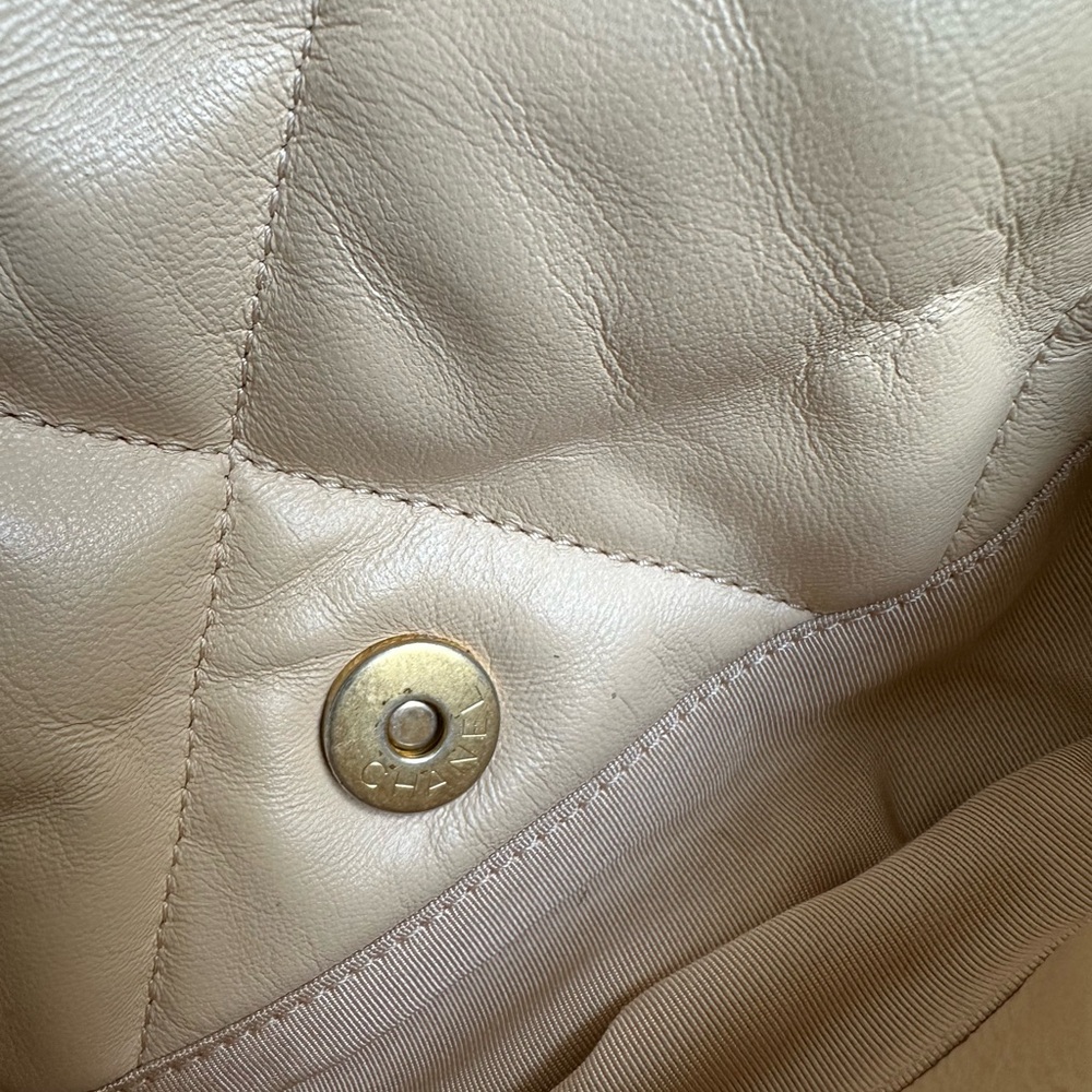 Sold on my FB. Chanel 19 Large Beige - Picture 15 of 17